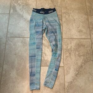 Nike workout leggings blue/teal EUC XS